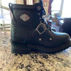 Barely worn size 9 women’s harley Davison boots